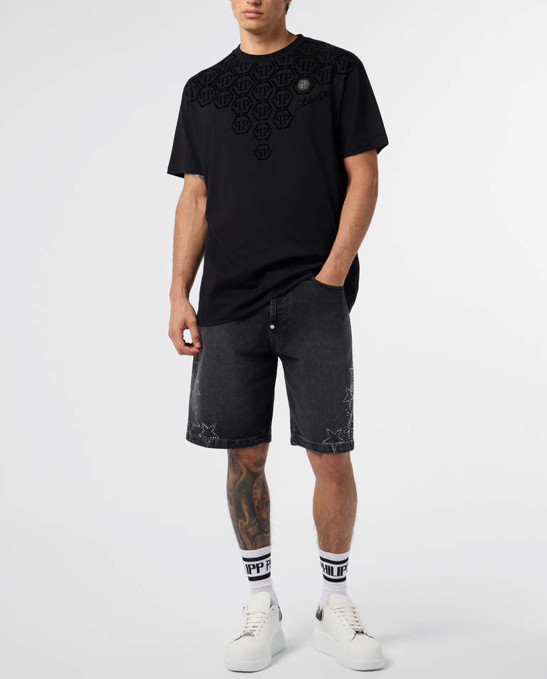 Czarny t-shirt z ozdobnym monogramem - Image #3