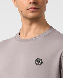 Beżowy t-shirt z logo - Image #4