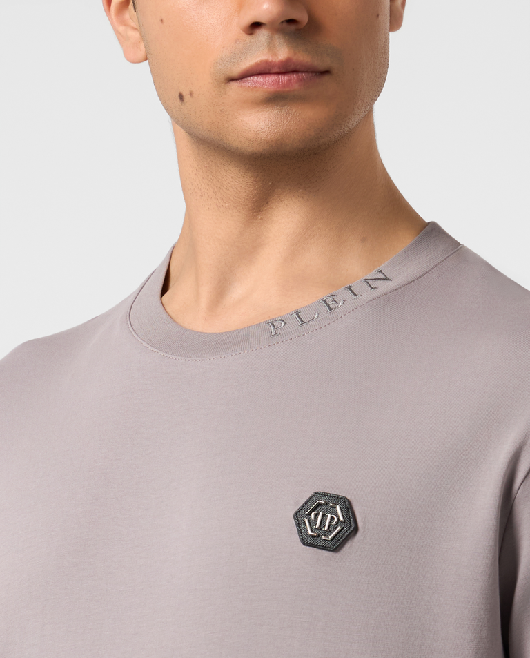 Beżowy t-shirt z logo - Image #4