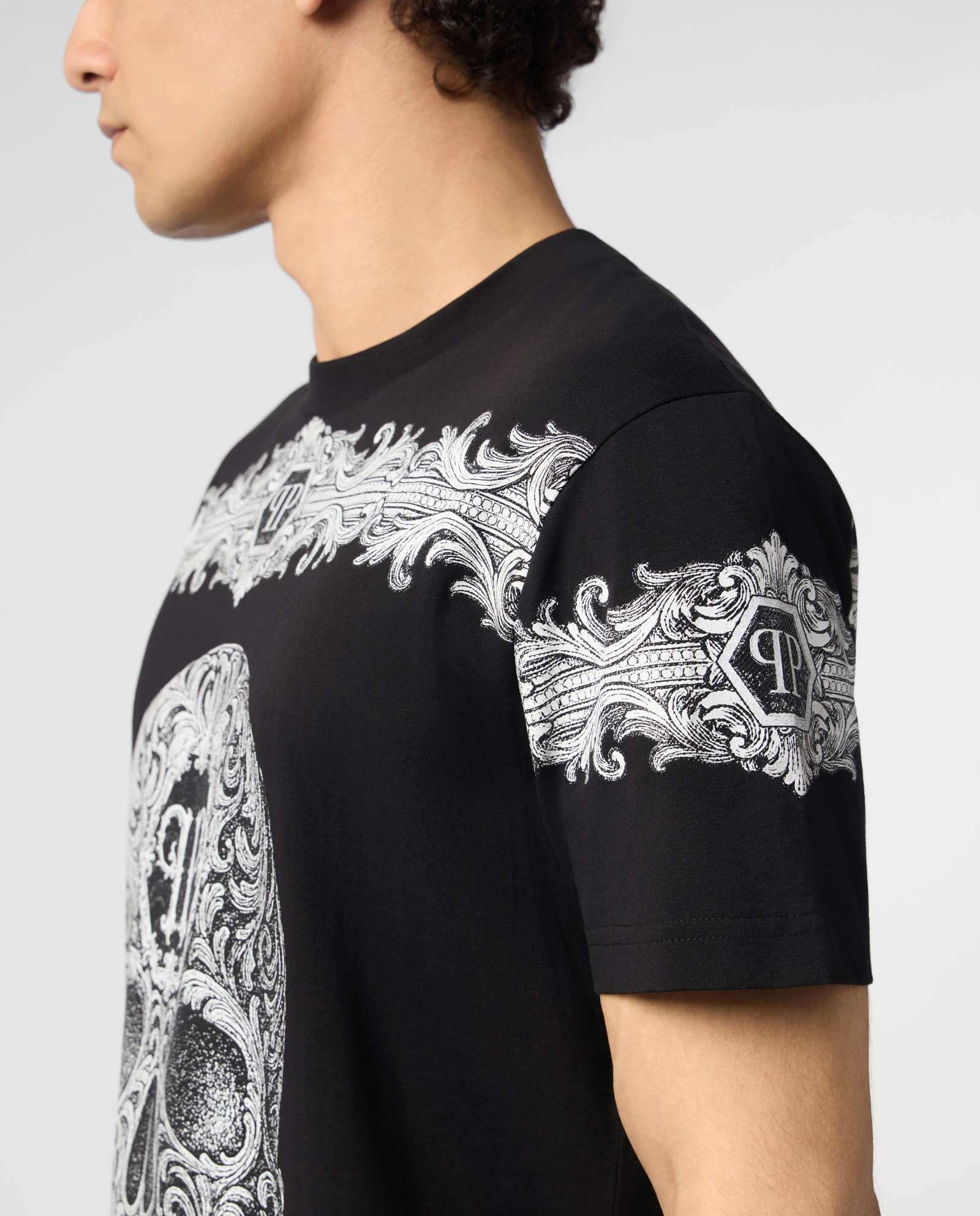 Czarny t-shirt „Baroque Skull” - Image #4