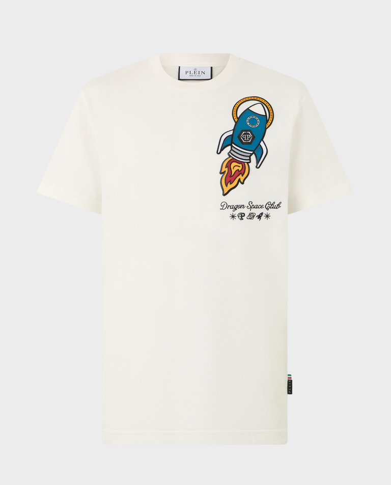 Biały t-shirt z naszywką