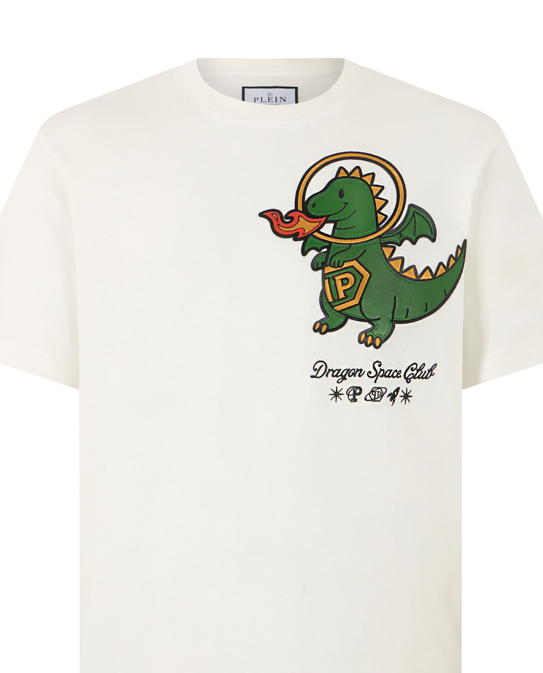 Biały t-shirt z naszywką