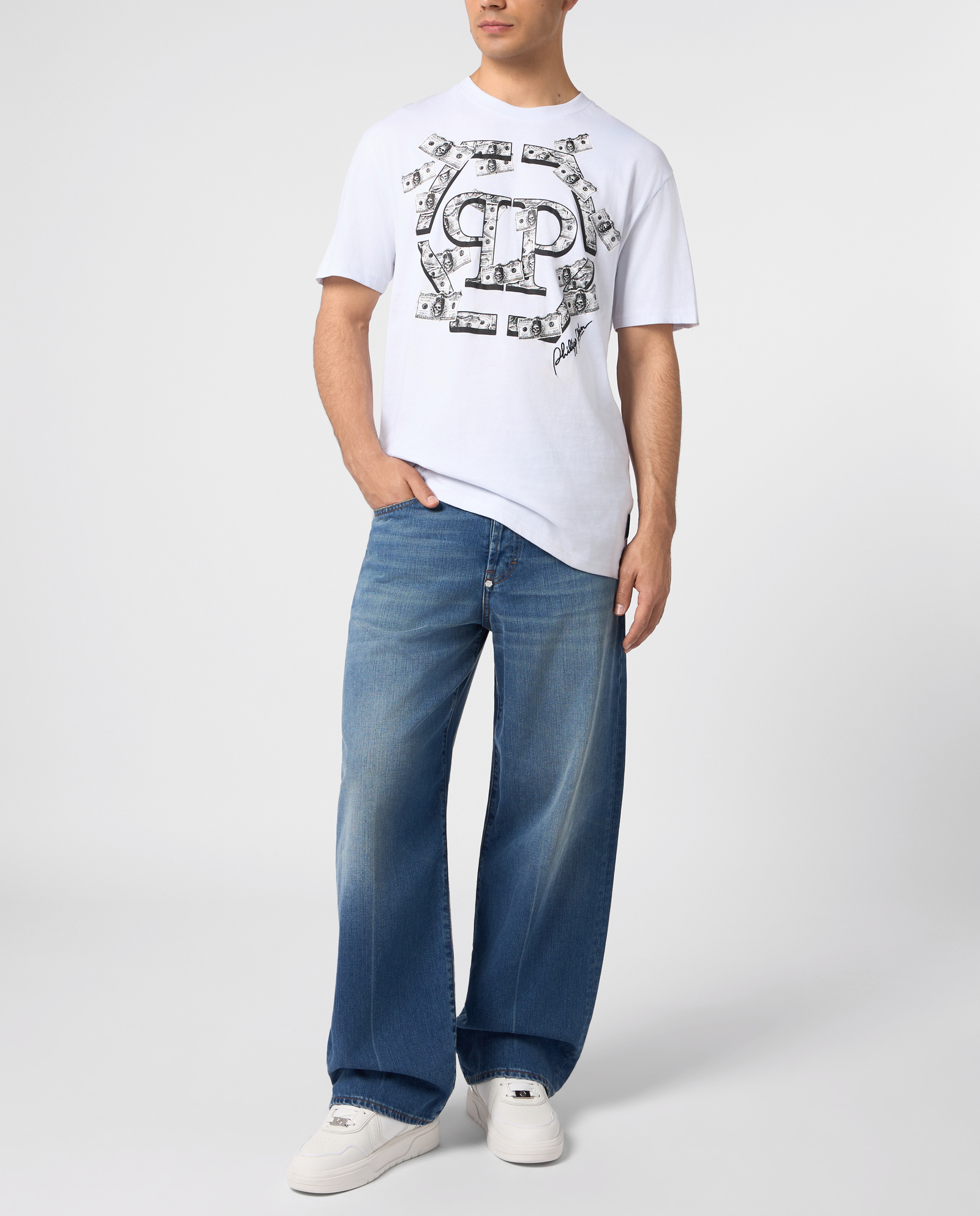 Biały t-shirt z monogramem - Image #3