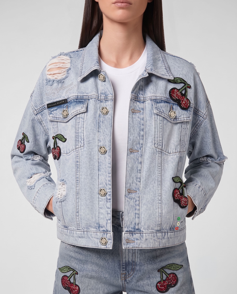 Jeansowa kurtka z aplikacjami