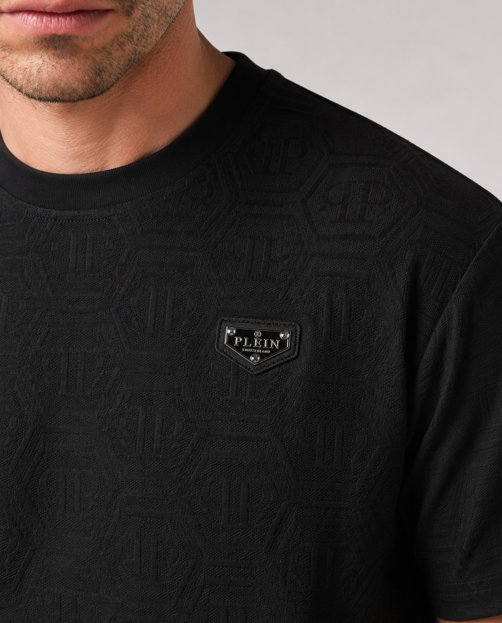 Czarny t-shirt z monogramem - Image #4
