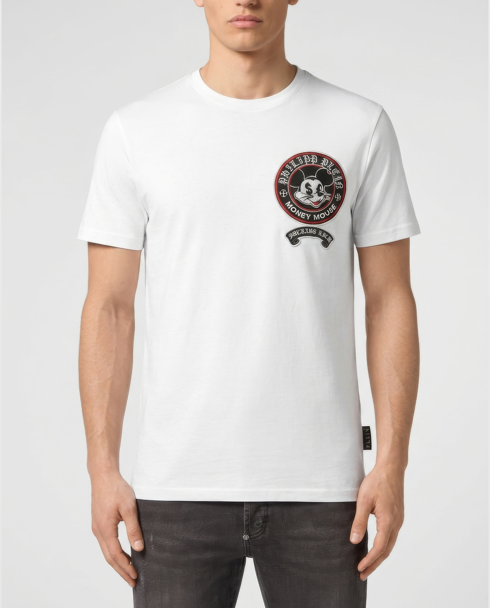 Biały t-shirt z naszywką - Image #1