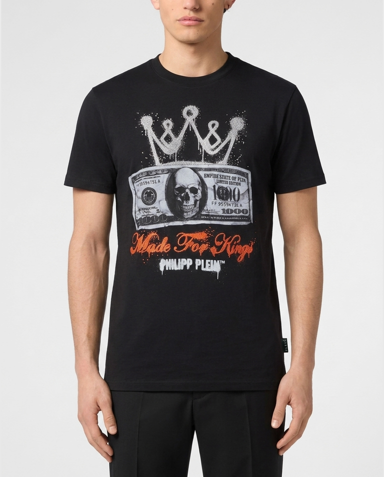 Czarny t-shirt z nadrukiem