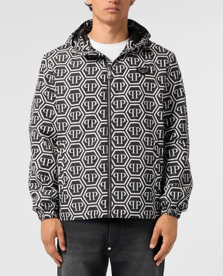 Kurtka z monogramem