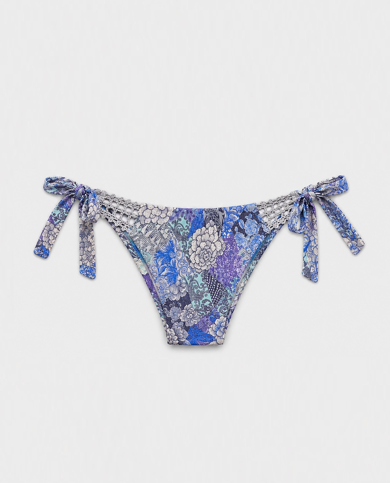 Dół od bikini Yuri