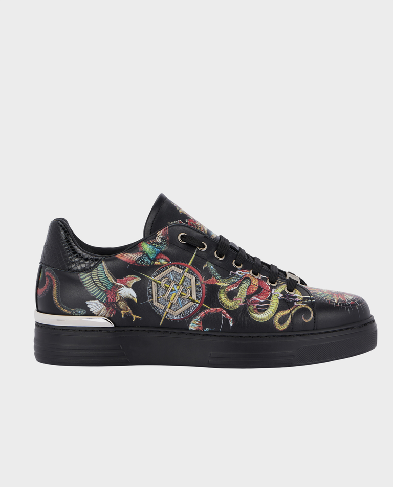 Czarne sneakersy z nadrukiem