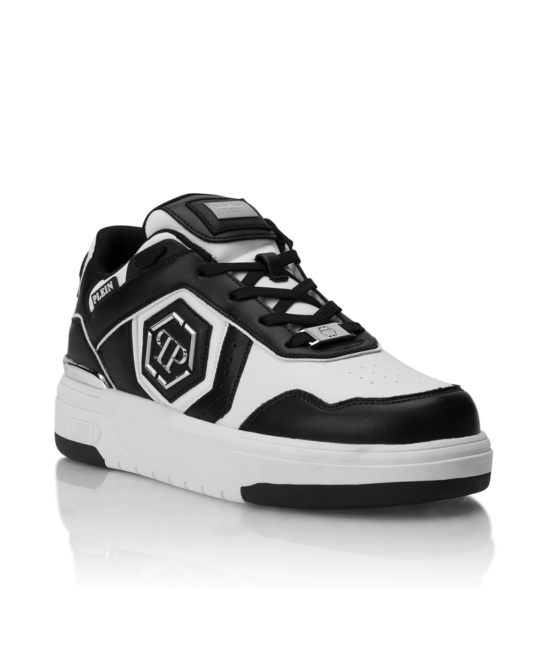 Biało-czarne sneakersy SK8R
