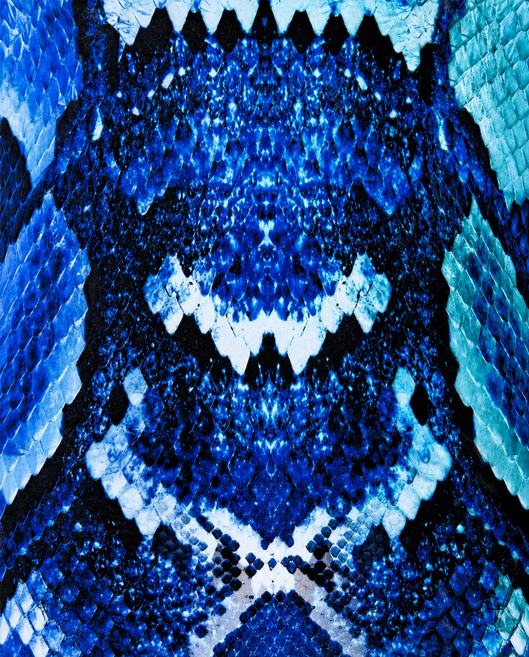 Jedwabna sukienka The Sapphire Serpent - Image #6