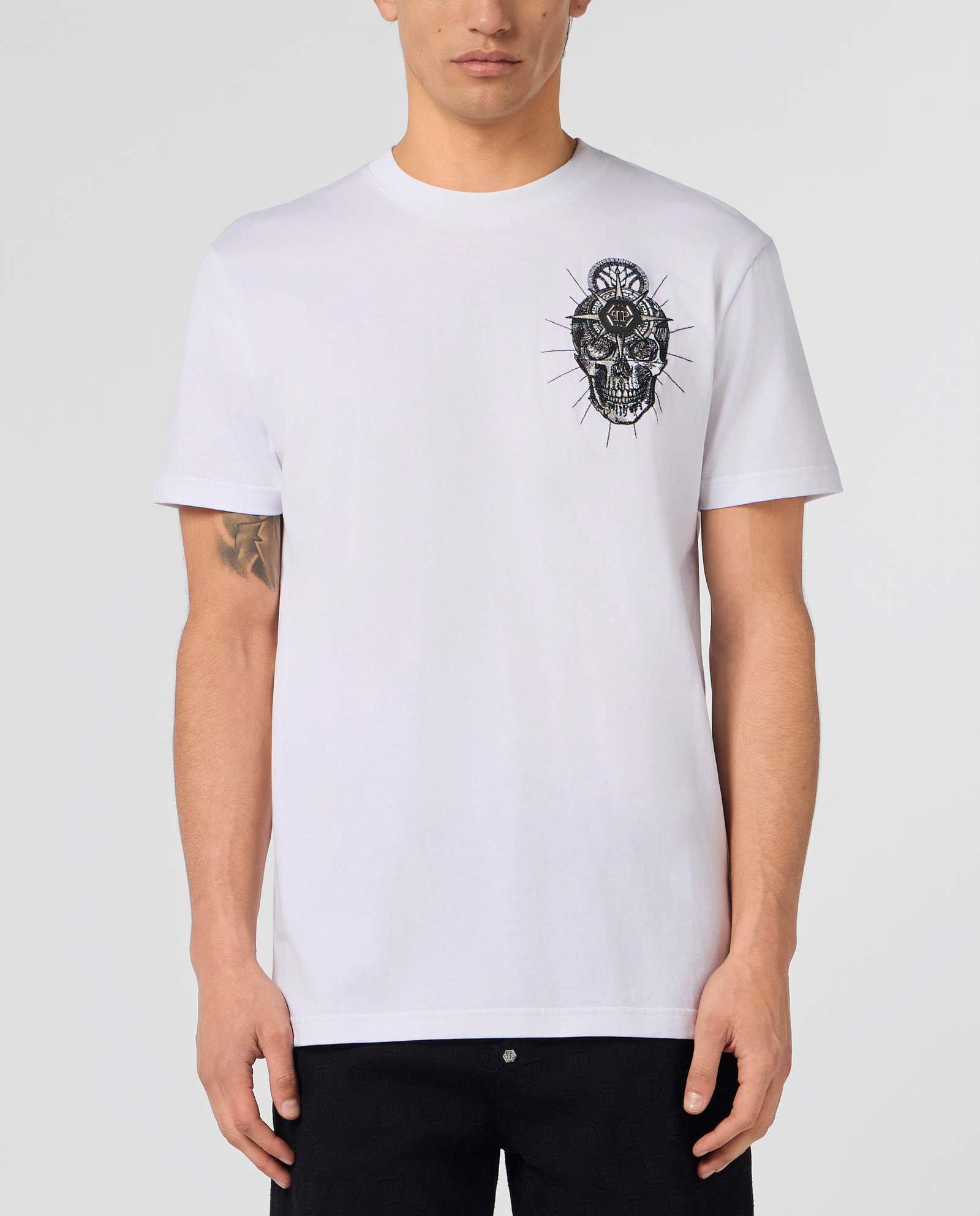 Biały t-shirt z motywem czaszki - Image #1