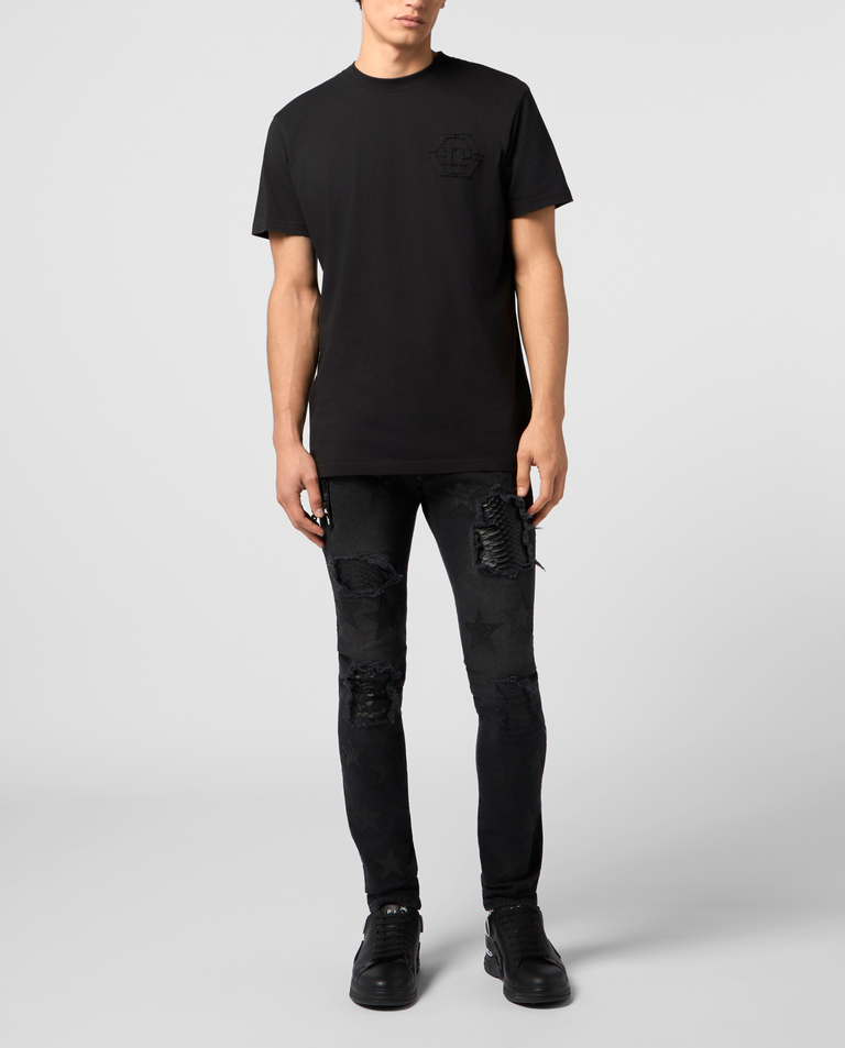 Czarny t-shirt z haftowanym logo - Image #2
