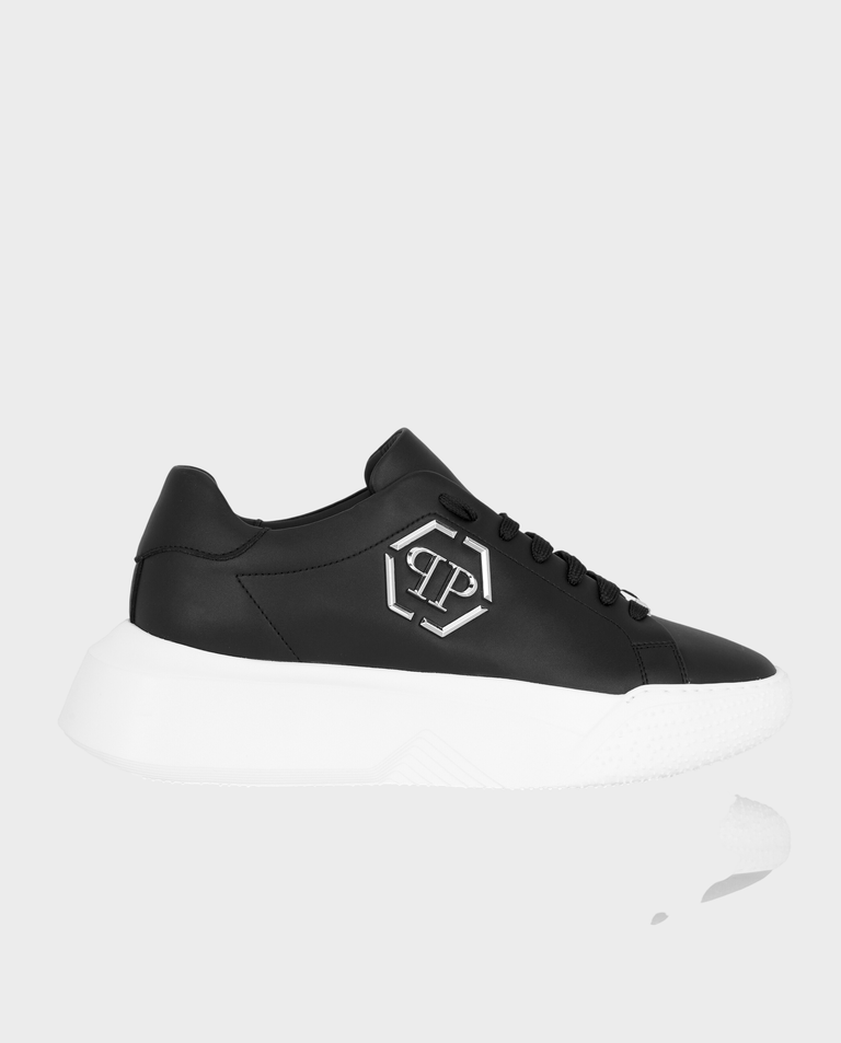 Czarne sneakersy na kontrastowej podeszwie Godzilla Runner Hexagon