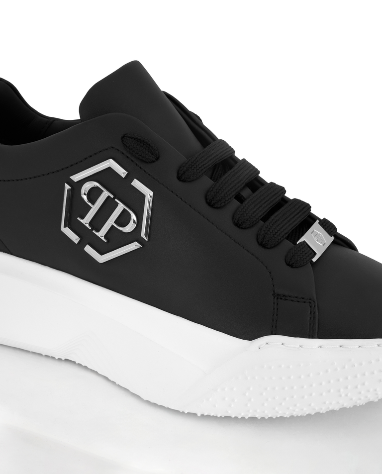 Czarne sneakersy na kontrastowej podeszwie Godzilla Runner Hexagon - Image #5