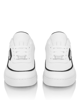 Białe sneakersy Triangle - Image #5