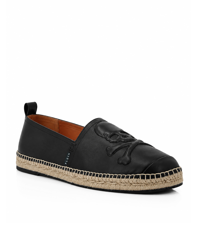 Czarne espadryle z motywem czaszki