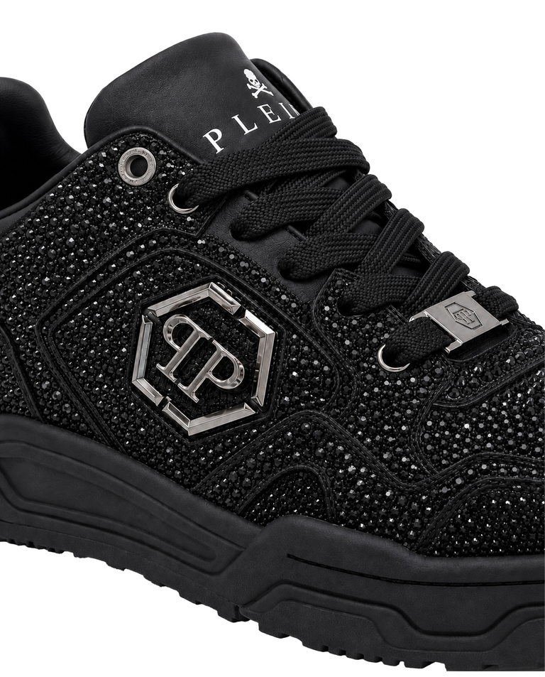 Czarne sneakersy Predator V2 Strass - Image #2