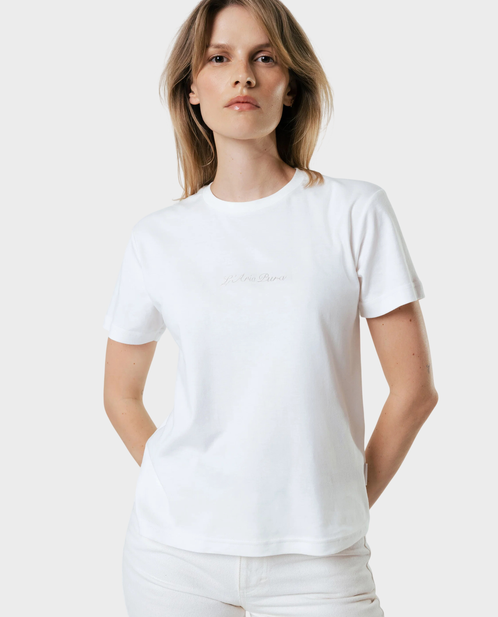 Biały t-shirt L'Aria Pura Embroidery Tee - Image #2