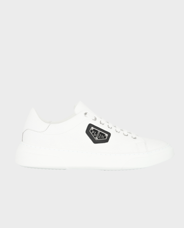 Białe sneakersy Iconic