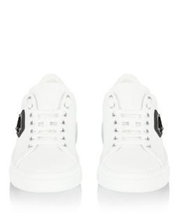 Białe sneakersy Iconic - Image #4