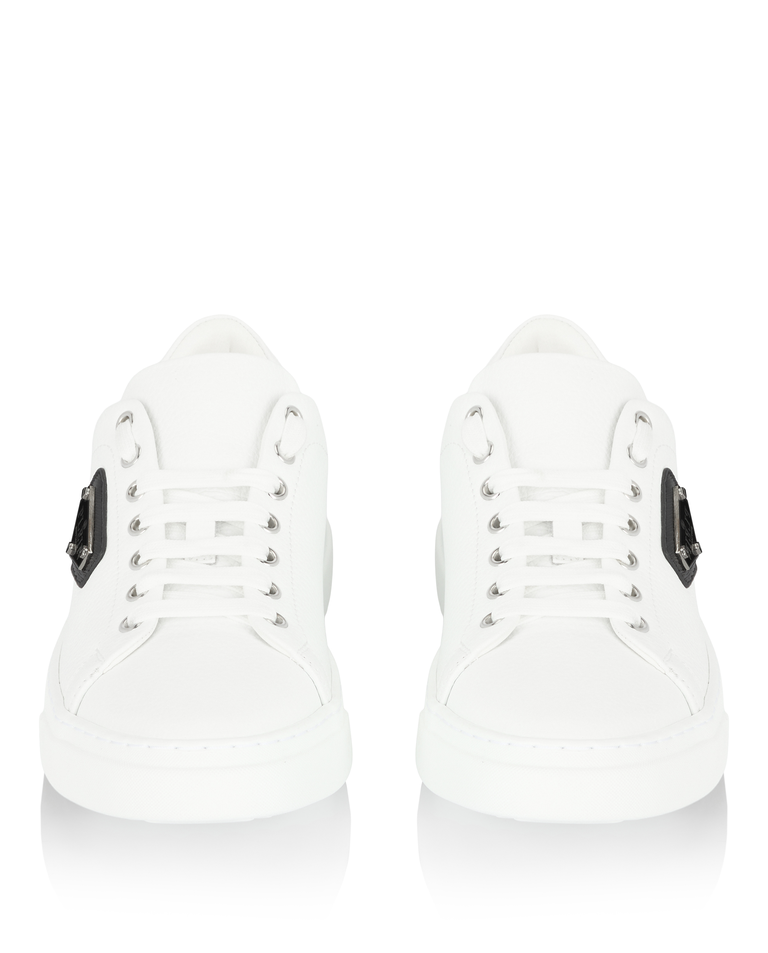 Białe sneakersy Iconic - Image #4