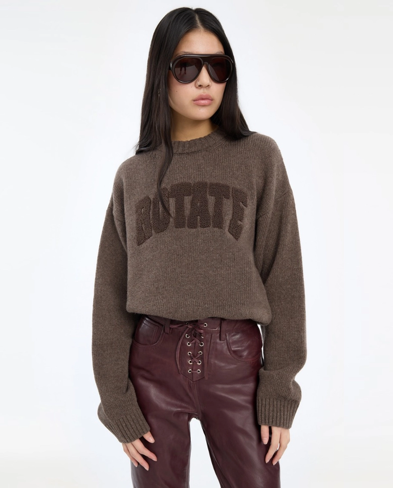 Brązowy sweter z logo - Image #2