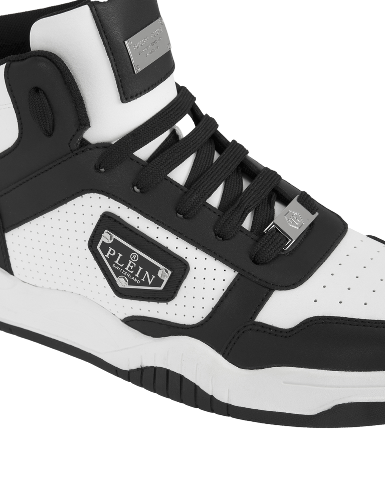 Biało-czarne sneakersy za kostkę - Image #2