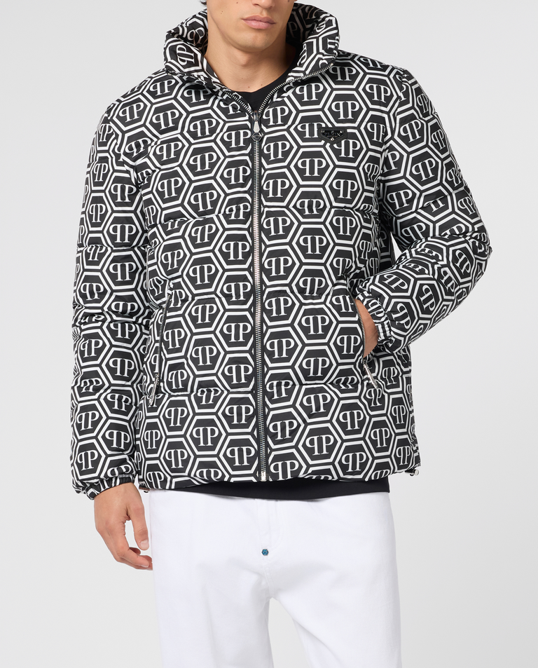 Pikowana kurtka z monogramem