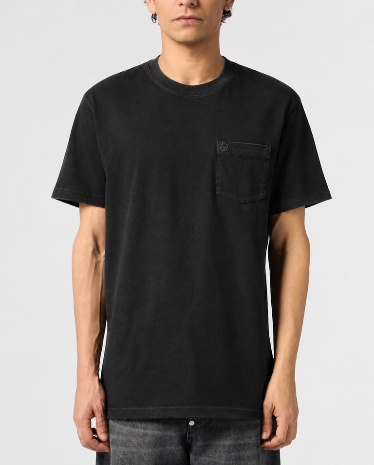 Czarny bawełniany T-shirt z kieszenią