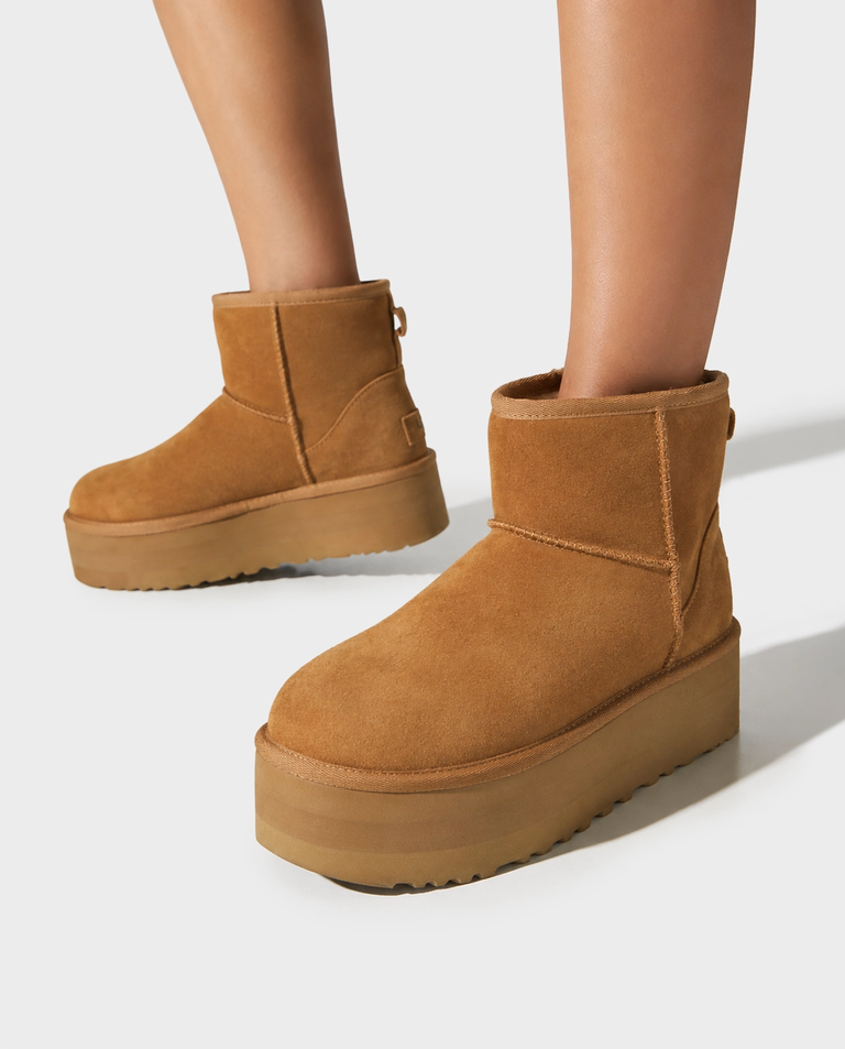 Karmelowe śniegowce Classic Mini Platform