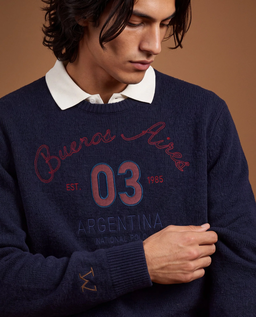 Granatowy sweter z haftowanym logo i paskami - Image #3