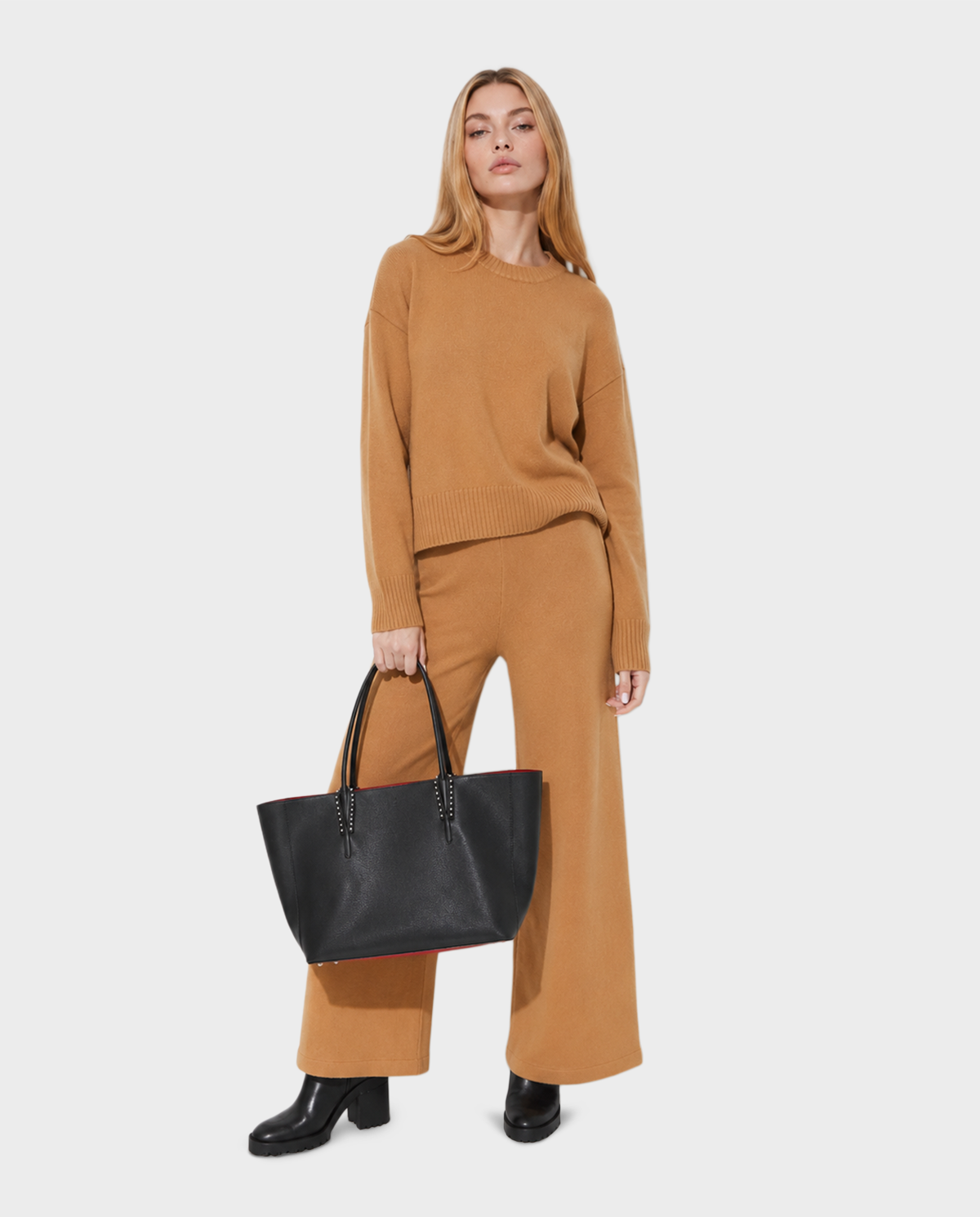 Ciemnobeżowy dzianinowy sweter - Image #2