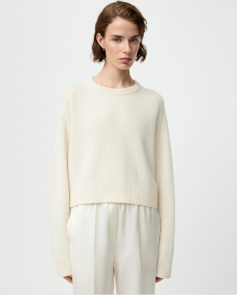 Kremowy kaszmirowy sweter crop - Image #2
