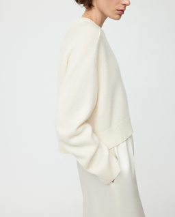 Kremowy kaszmirowy sweter crop - Image #4