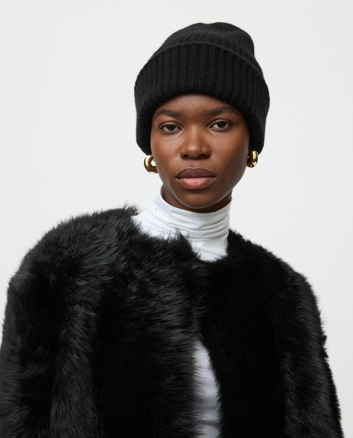 Czarna prążkowana czapka beanie - Image #1