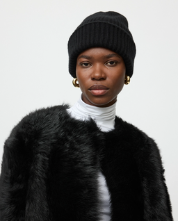 Czarna prążkowana czapka beanie - Image #1