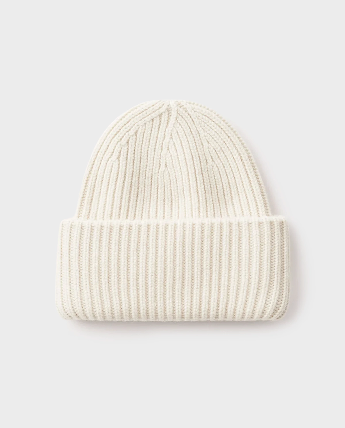Kremowa prążkowana czapka beanie - Image #0