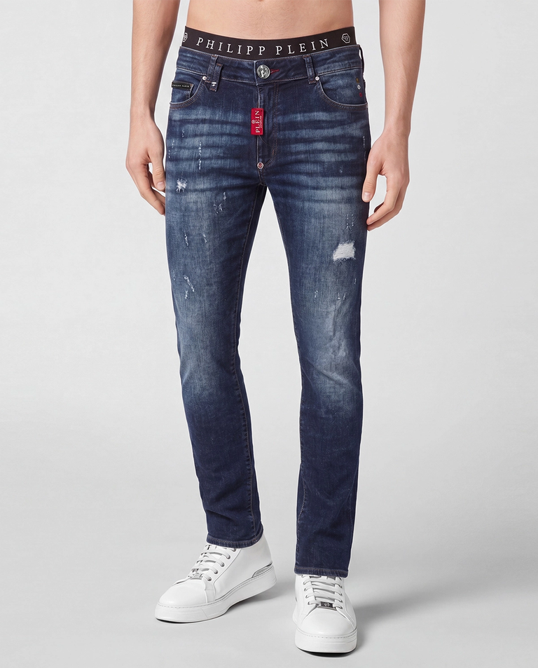 Granatowe jeansy z naszywką Slim Fit