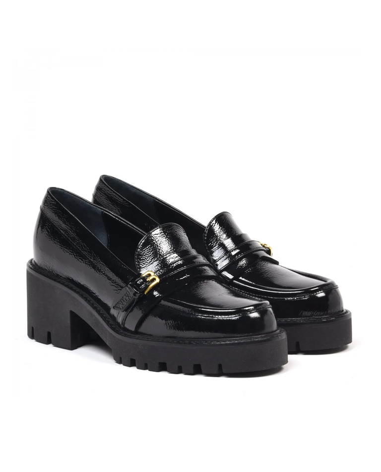 Lakierowane loafersy na wysokiej podeszwie
