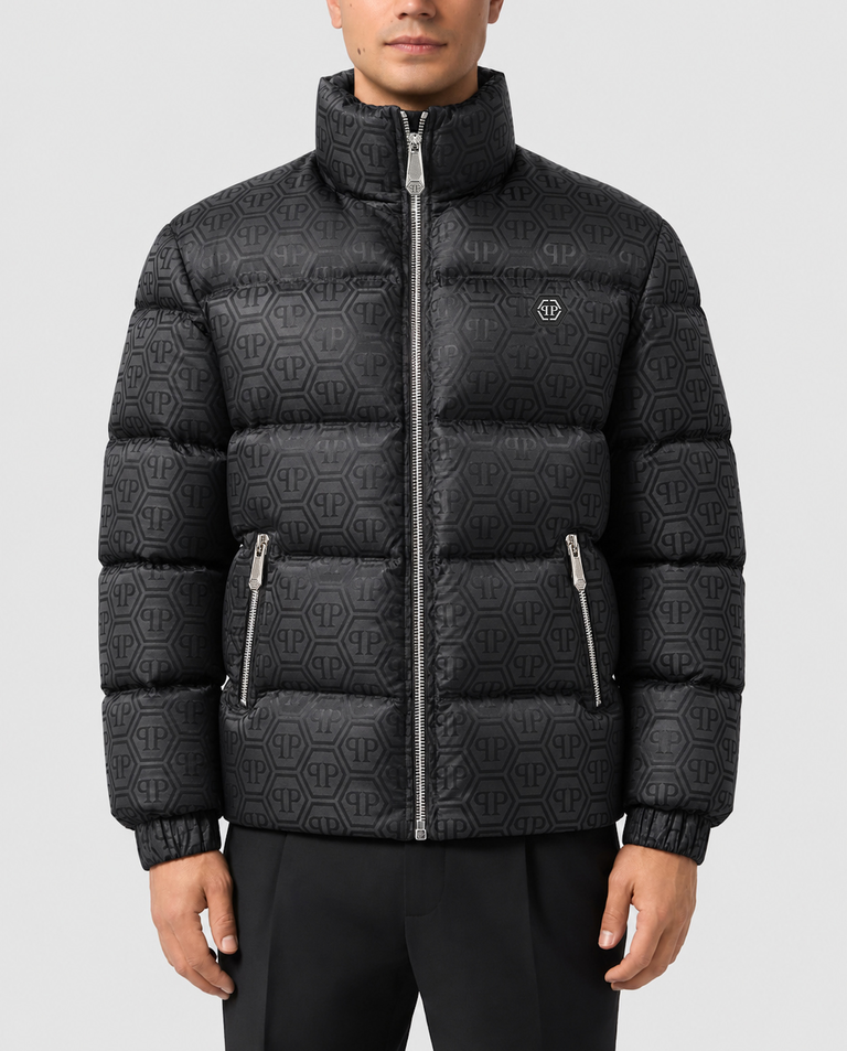 Czarna kurtka puchowa z monogramem