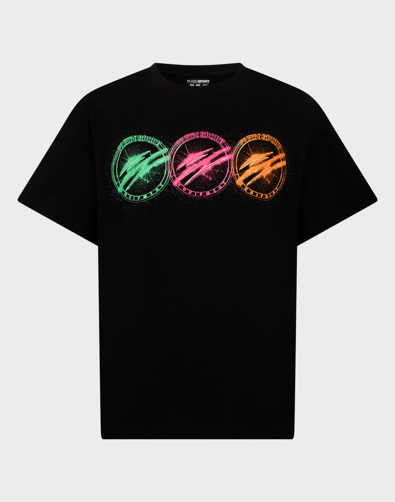 Czarny t-shirt z kolorowym nadrukiem